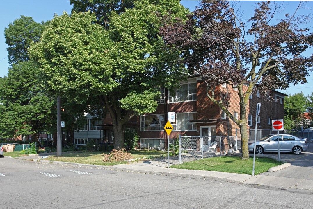 342-344 Hopewell Ave in Toronto, ON - Building Photo