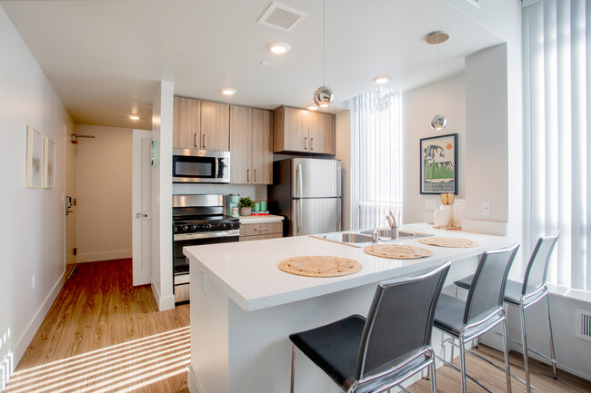 The Grad- Student-by the bed leasing in San Jose, CA - Foto de edificio - Interior Photo