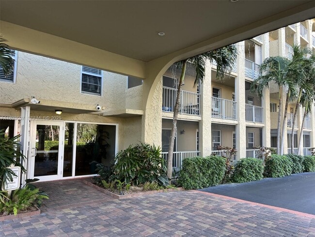 950 Ponce De Leon Rd in Boca Raton, FL - Building Photo - Building Photo