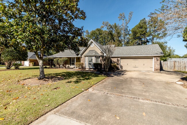 397 Greenwich Dr in Richmond Hill, GA - Building Photo - Building Photo