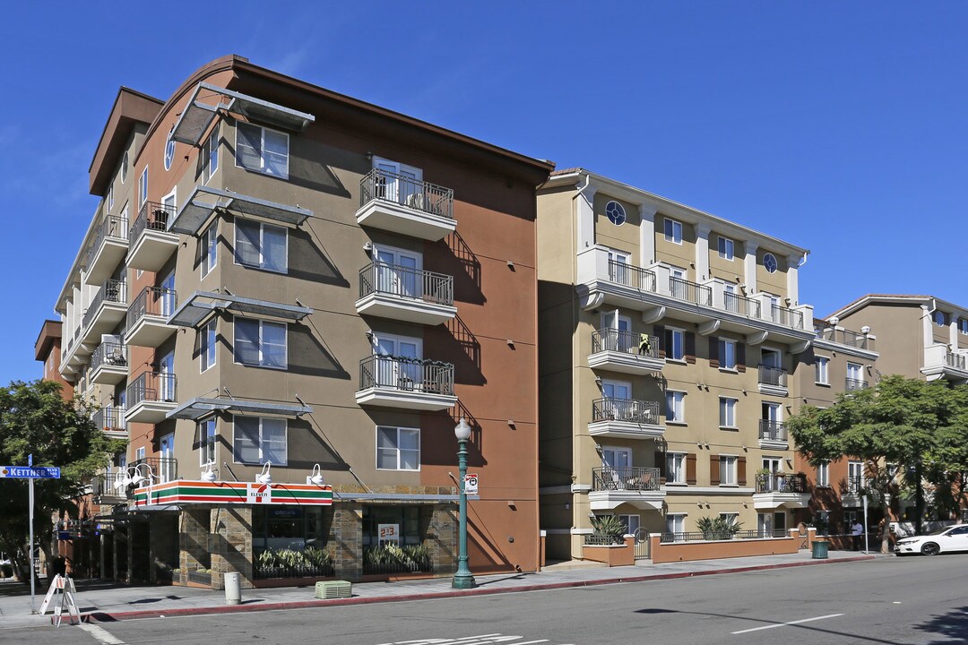Camden Tuscany in San Diego, CA - Building Photo