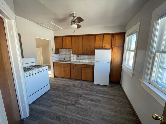 1209 Harvey St in Green Bay, WI - Building Photo - Building Photo