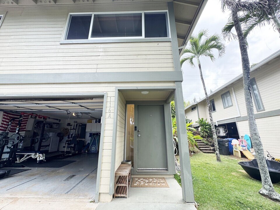 116 Kahako St in Kailua, HI - Building Photo