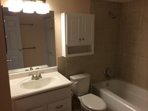 8555 Fairmount Dr, Unit H106 in Denver, CO - Building Photo - Building Photo