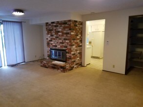 1380 Flintridge Ave-Unit -1 in Eugene, OR - Building Photo - Building Photo