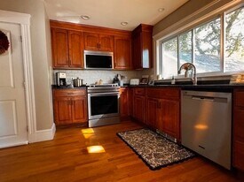 52 Westwood Rd in Stoneham, MA - Building Photo