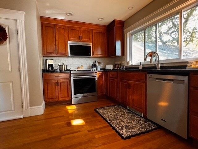 52 Westwood Rd in Stoneham, MA - Foto de edificio