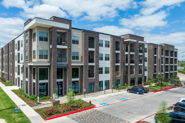 Broadstone East End in Austin, TX - Building Photo - Building Photo