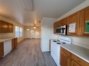 121 Cambridge Dr in Saginaw, TX - Building Photo - Building Photo