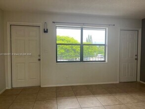 5610 NE 18th Ave in Fort Lauderdale, FL - Building Photo - Building Photo