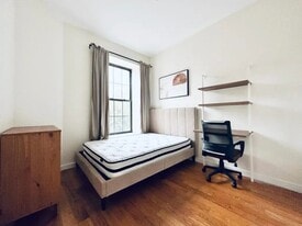 Furnished room/NOT APARTMENT in Brooklyn, NY - Building Photo