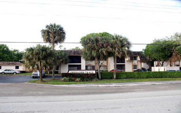 Grenadier Trace in Coral Springs, FL - Building Photo - Building Photo