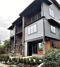 2380 Willamette St, Unit A in Eugene, OR - Foto de edificio - Building Photo