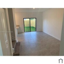 2667 SE 28th Dr in Homestead, FL - Building Photo - Building Photo