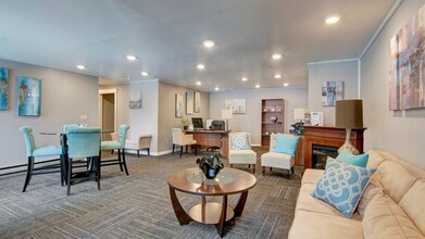 Meadowbrook Apartments in Shoreline, WA - Building Photo - Building Photo