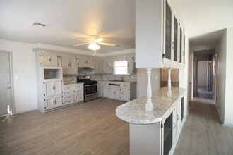 1104 N Woodcrest Dr in Midwest City, OK - Building Photo - Building Photo