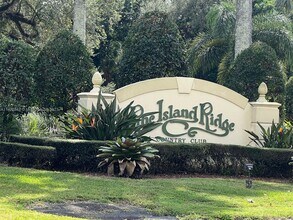 9441 Evergreen Pl, Unit 203 in Davie, FL - Foto de edificio - Building Photo