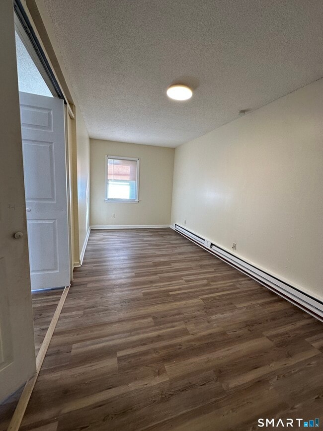 25-29-29 Locust St in New Britain, CT - Building Photo - Building Photo