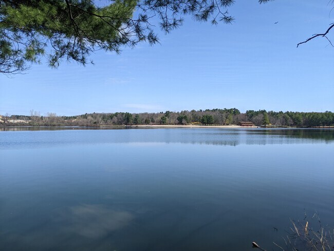 25 Grandview Dr, Unit B in Farmington, CT - Foto de edificio - Building Photo