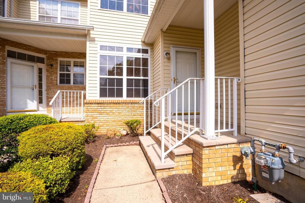 76 Tennyson Rd in East Windsor, NJ - Building Photo