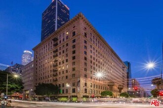727 W 7TH St, Unit 3 in Los Angeles, CA - Building Photo - Building Photo