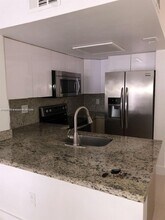 8670 NW 6th Ln in Miami, FL - Foto de edificio - Building Photo