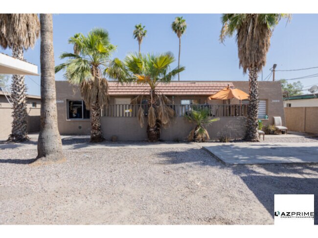 2340 E Broadway Rd in Mesa, AZ - Building Photo - Building Photo