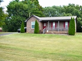 138 Wild Valley Dr in Jackson, TN - Building Photo