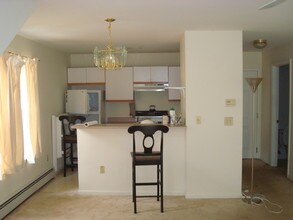 231 Hildred Dr, Unit Unit B in Burlington, VT - Building Photo - Building Photo