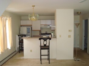 231 Hildred Dr, Unit B in Burlington, VT - Building Photo - Building Photo