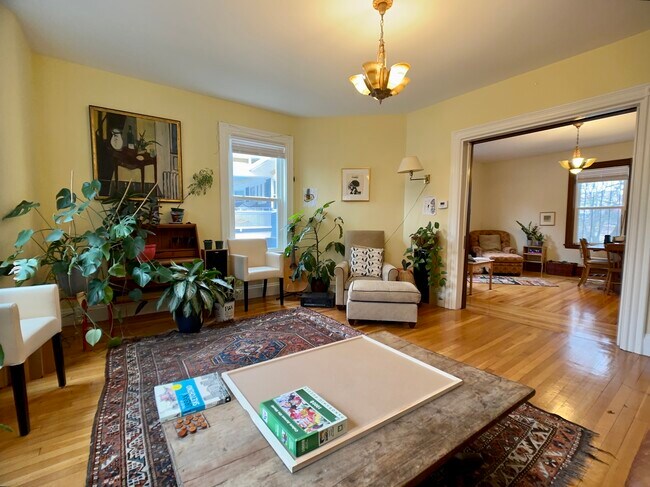 20 Oakview Ter, Unit 1 in Boston, MA - Foto de edificio - Building Photo