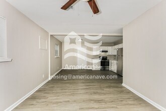 7212 Knollwood Rd in Little Rock, AR - Foto de edificio - Building Photo