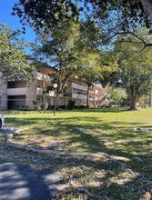 8301 Sands Point Blvd in Tamarac, FL - Building Photo - Building Photo