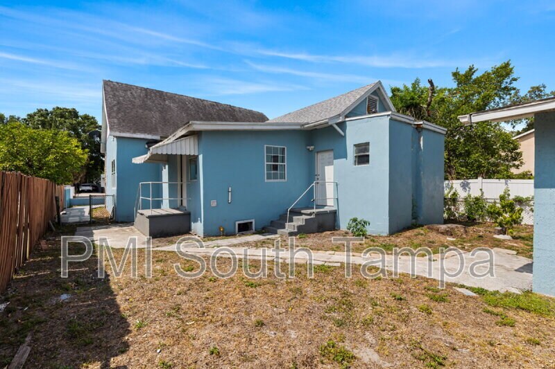 2135 W St Louis St in Tampa, FL - Building Photo