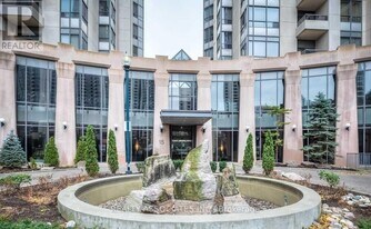 15 Northtown Way in Toronto, ON - Building Photo