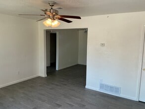 1703 SE 13th St in Mineral Wells, TX - Building Photo - Building Photo