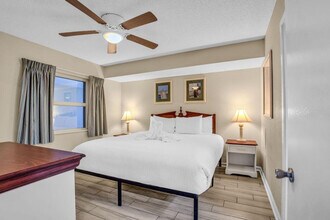 1700 N Ocean Blvd in Myrtle Beach, SC - Building Photo - Building Photo