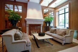 10 E Delaware Pl, Unit 29C in Chicago, IL - Building Photo - Building Photo