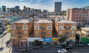 Flint 301 S Kenmore LLC in Los Angeles, CA - Building Photo - Building Photo