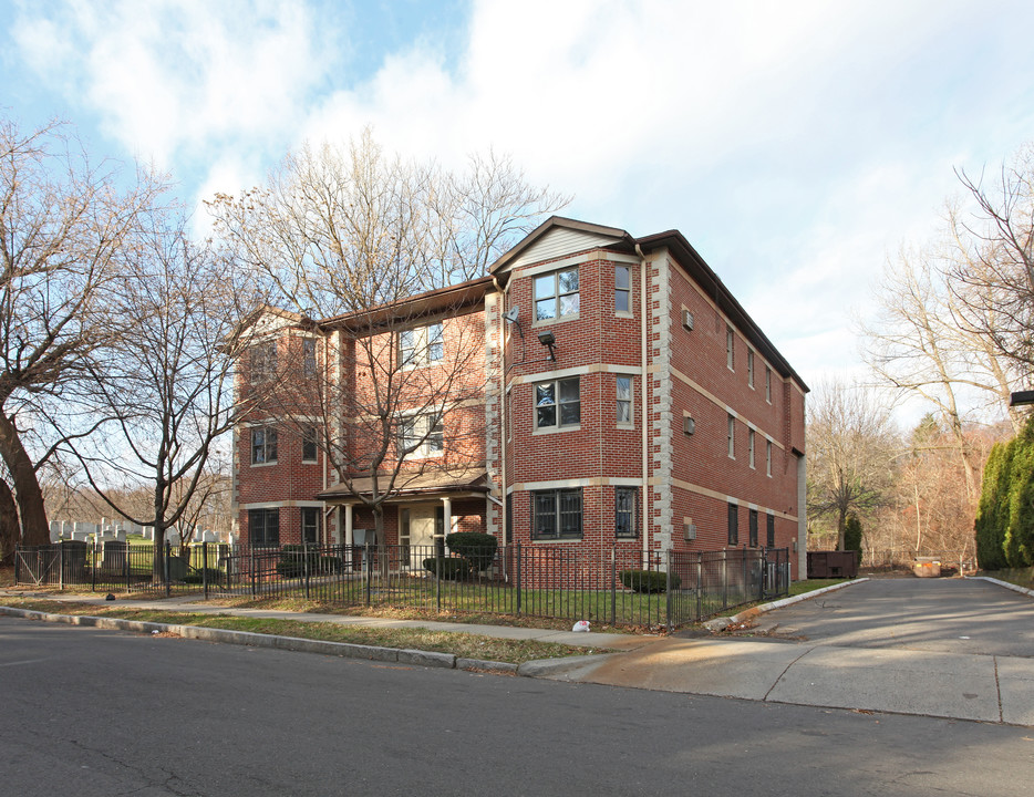 SBM 272 LLC in Hartford, CT - Building Photo