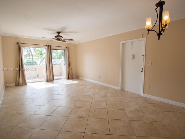 13901 SW 90th Ave in Miami, FL - Building Photo - Building Photo