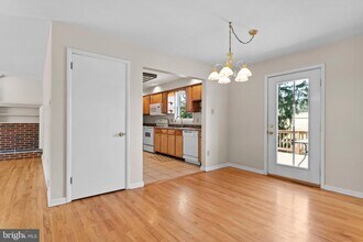 213 Sunset Dr in New Cumberland, PA - Building Photo - Building Photo