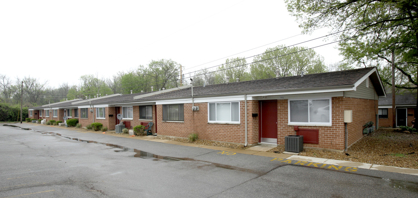 Madaford Gardens Apartments in St. Louis, MO - Building Photo