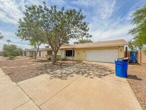 2812 S Cottonwood Dr in Tempe, AZ - Building Photo - Building Photo
