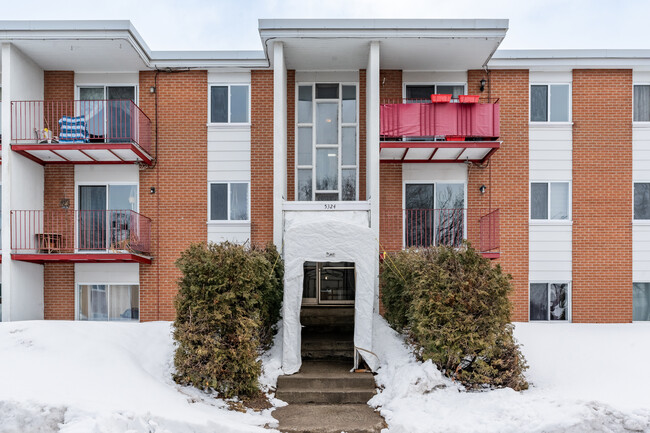 5324 De La Bataille-De-Carillon St in Lévis, QC - Building Photo - Building Photo