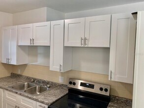3140 Crestwood Dr in Port Charlotte, FL - Building Photo - Building Photo