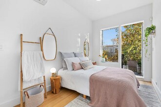 1296 Park Pl in Brooklyn, NY - Foto de edificio - Building Photo