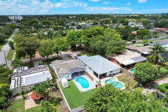 5311 Pierce St in Hollywood, FL - Building Photo - Building Photo