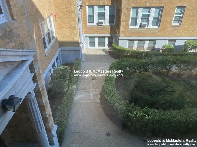 83 Winchester St, Unit 2 in Brookline, MA - Building Photo - Building Photo