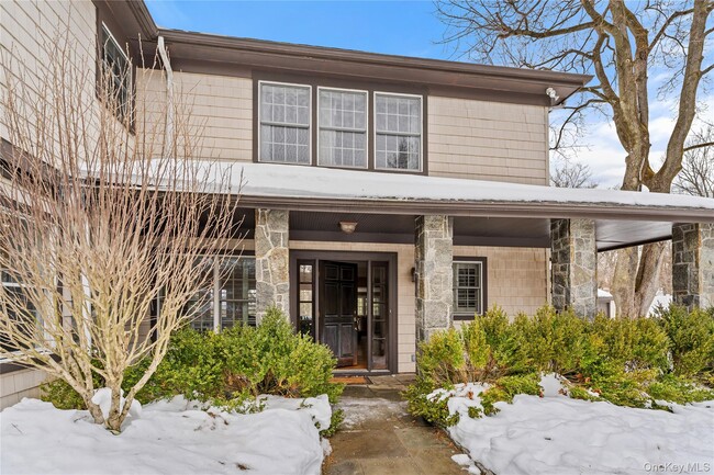 25 Eiler Ln in Irvington, NY - Building Photo - Building Photo